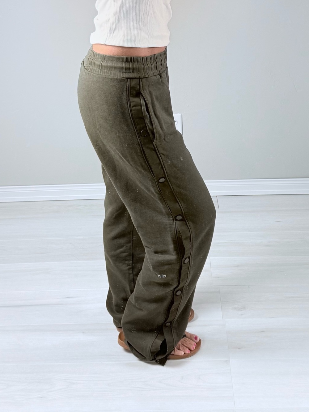 ALO Yoga Olive Snap-side Wide Leg Track Pants